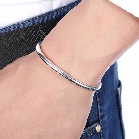 NEW Classic Hinged Bangle Bracelet | 925 Sterling Silver - Picture 3 of 12
